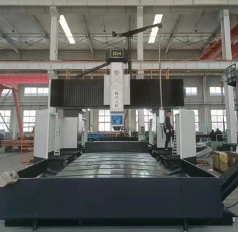 大型數控(kòng)龍門銑床